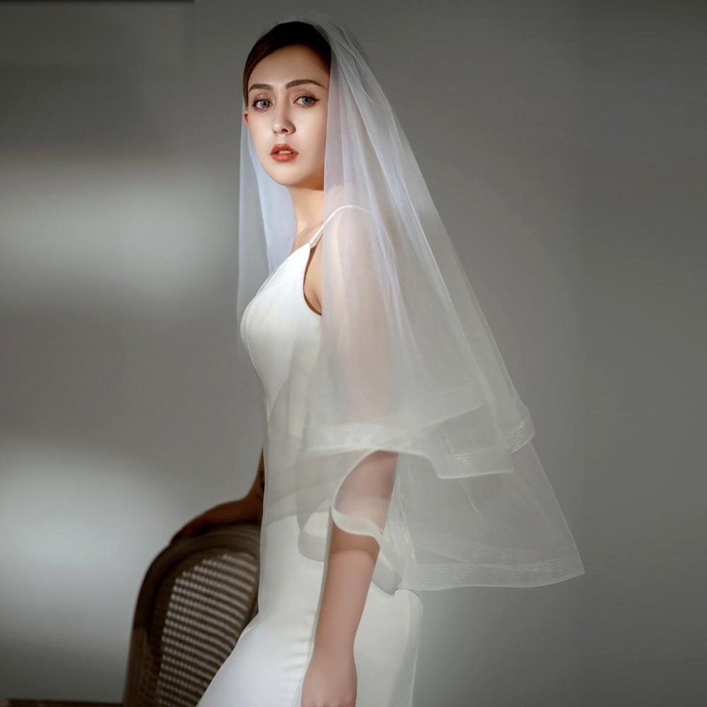 Elegant White Bridal Veil - Picture 2 of 10